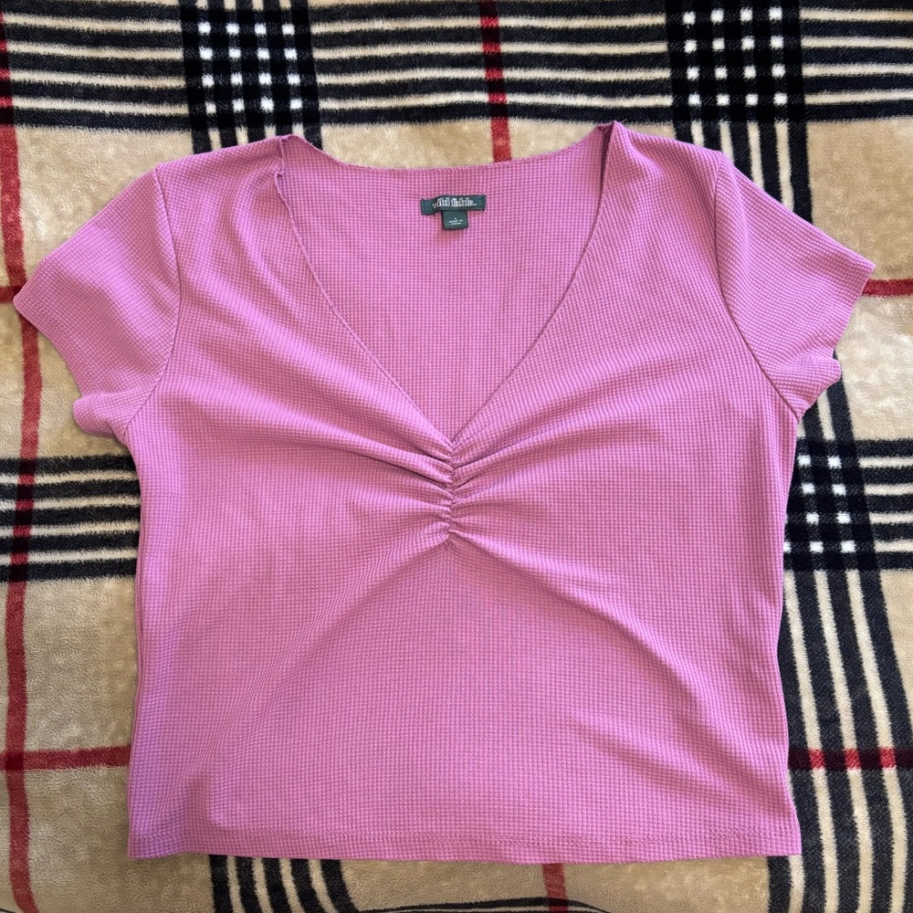 Wild flower  Lavender-Pink V-Neck Short Sleeve Crop Top